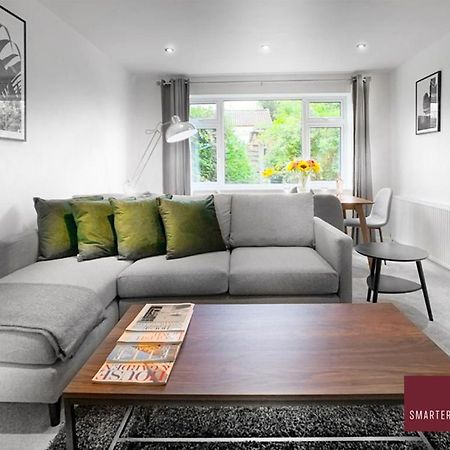 Sunninghill Village - 2 Bed - Parking And Garden Ascot  Eksteriør billede