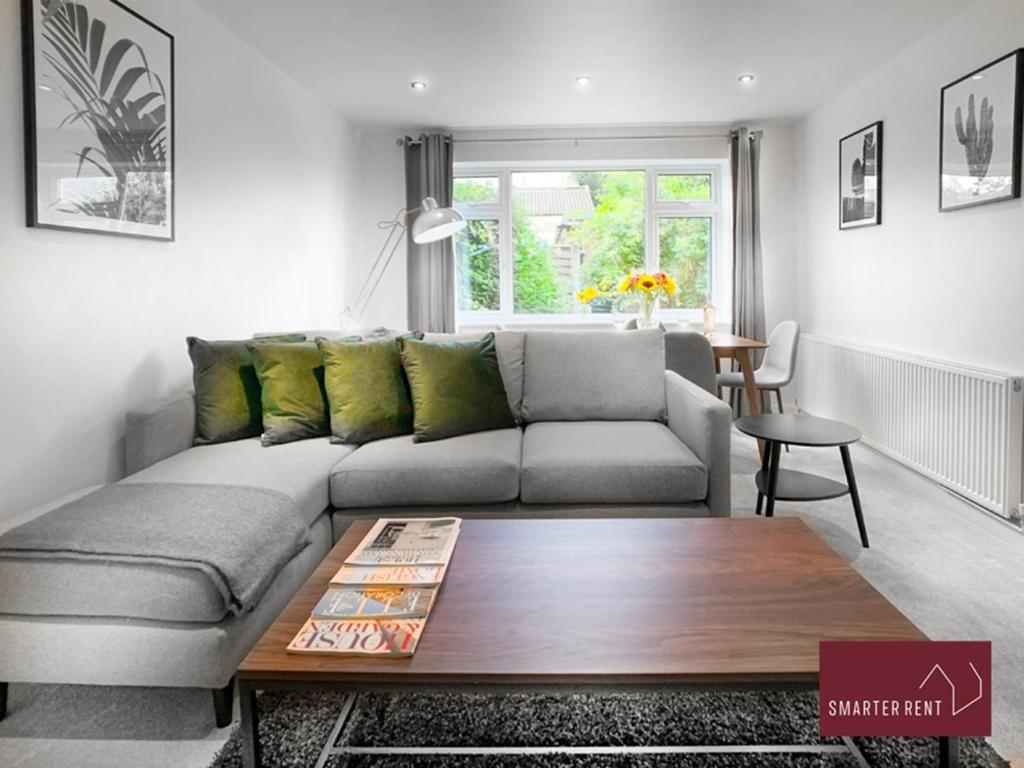 Sunninghill Village - 2 Bed - Parking And Garden Ascot  Eksteriør billede