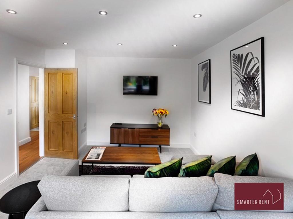 Sunninghill Village - 2 Bed - Parking And Garden Ascot  Eksteriør billede